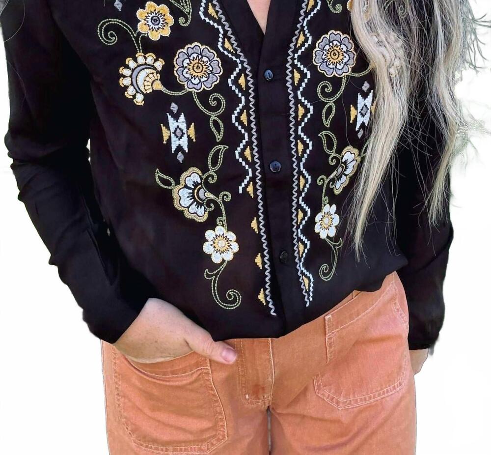 NEW ROPER women's embroidered floral long sleeve top in black